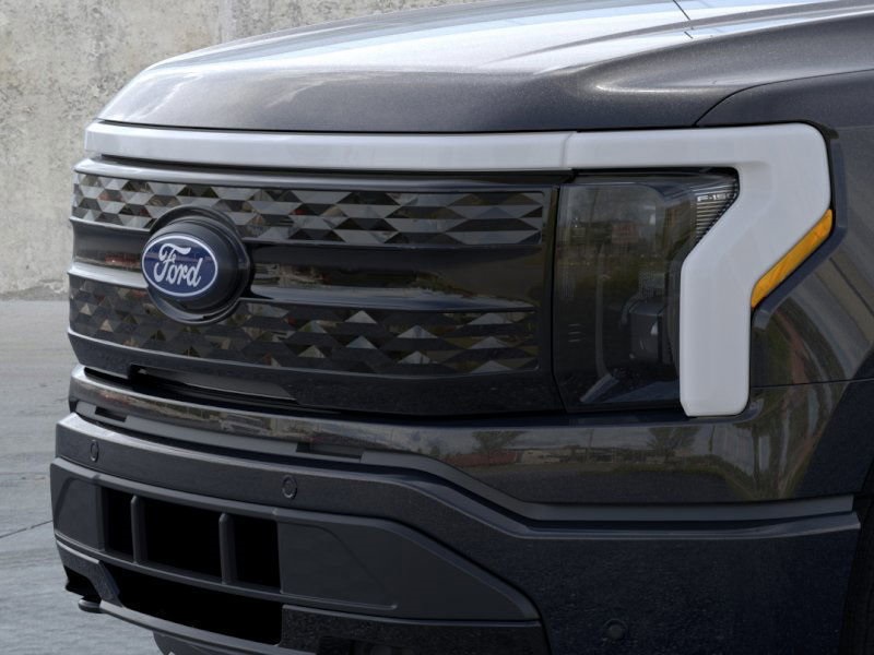 2025 Ford F-150 Lightning Platinum photo 12