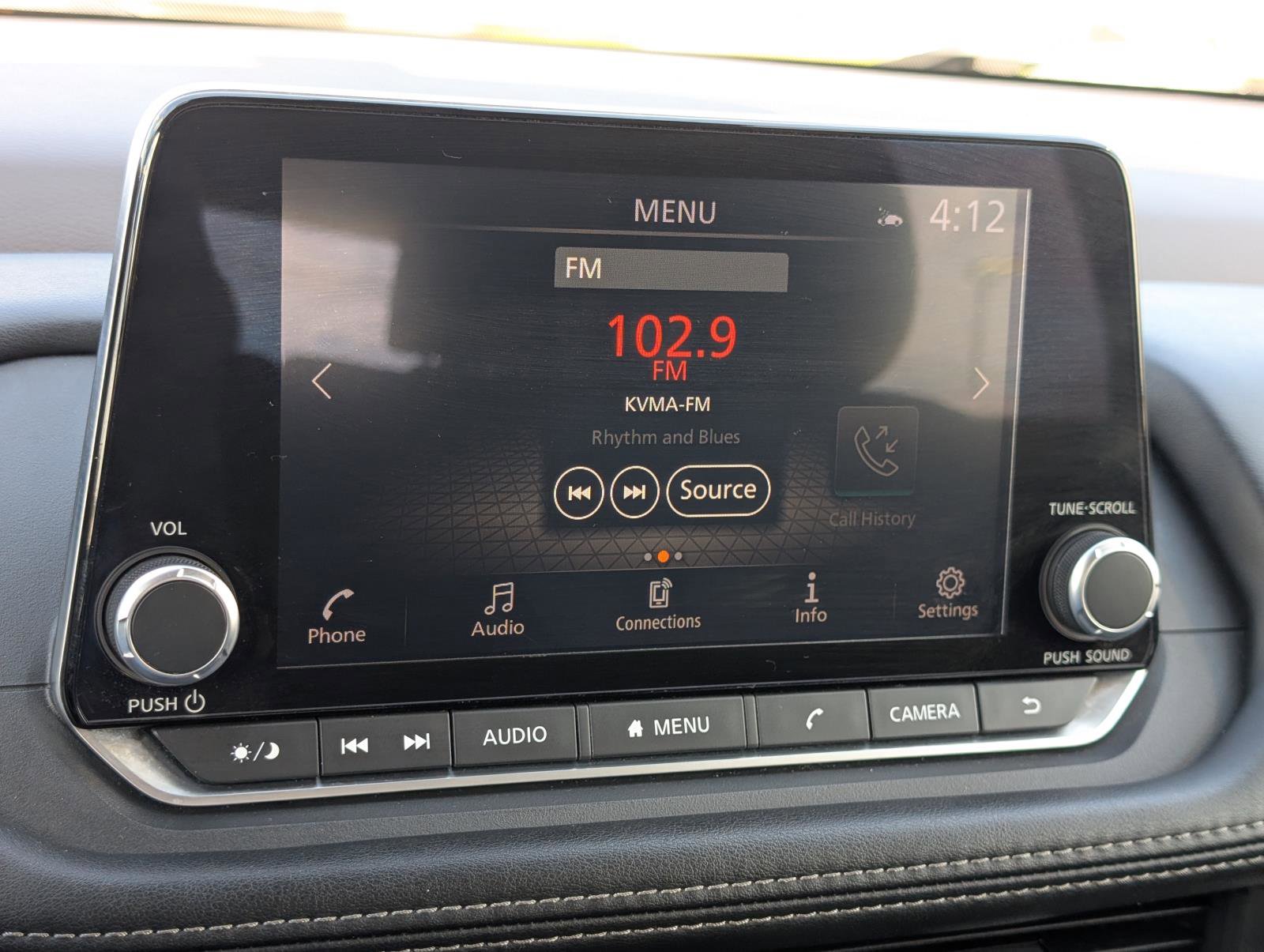 2023 Nissan Rogue SV photo 6