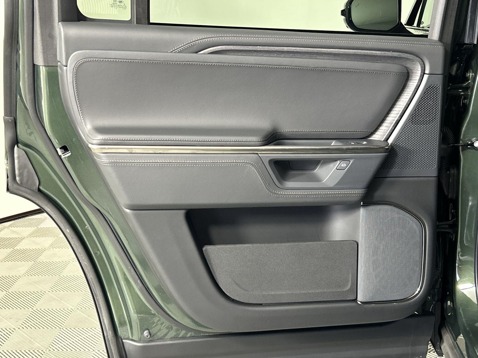 2025 Rivian R1S Adventure photo 24