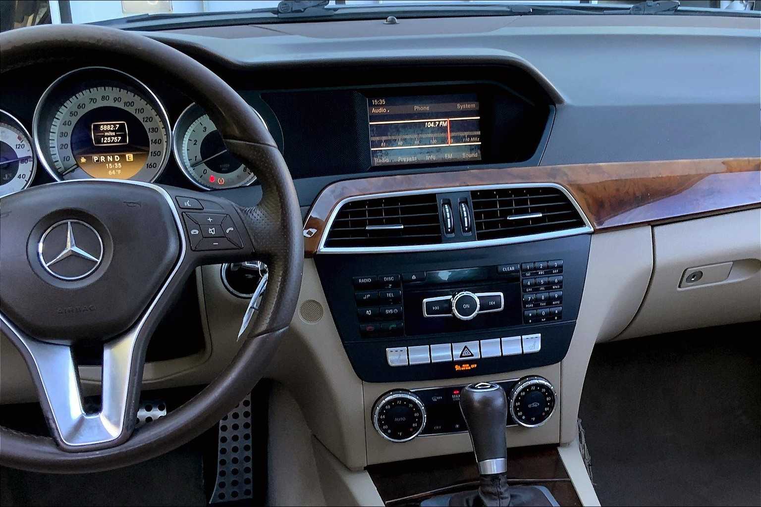 2012 Mercedes Benz C 300 Sport photo 6