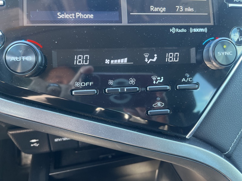 2018 Toyota Camry LE photo 18