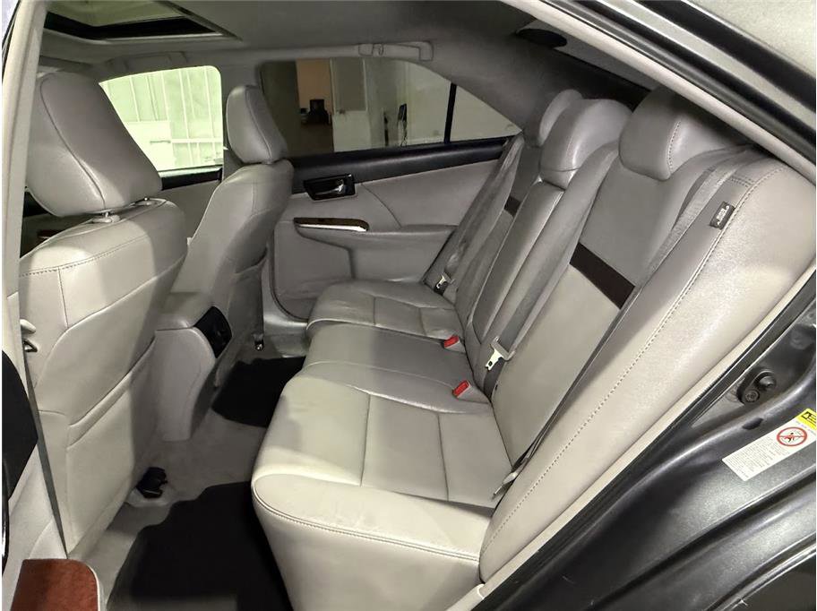 2012 Toyota Camry XLE photo 13