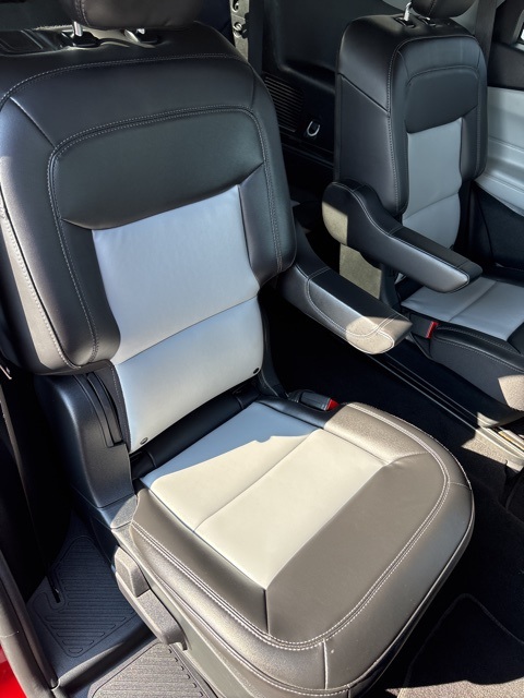 2023 Ford Explorer XLT photo 35