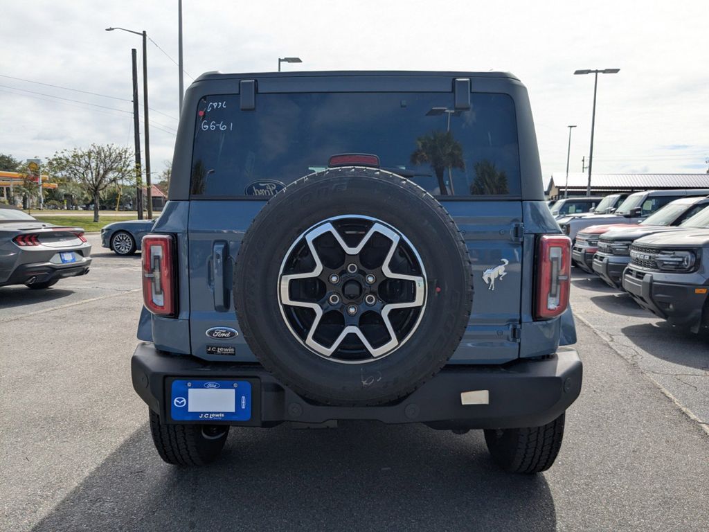 2025 Ford Bronco Outer Banks photo 5