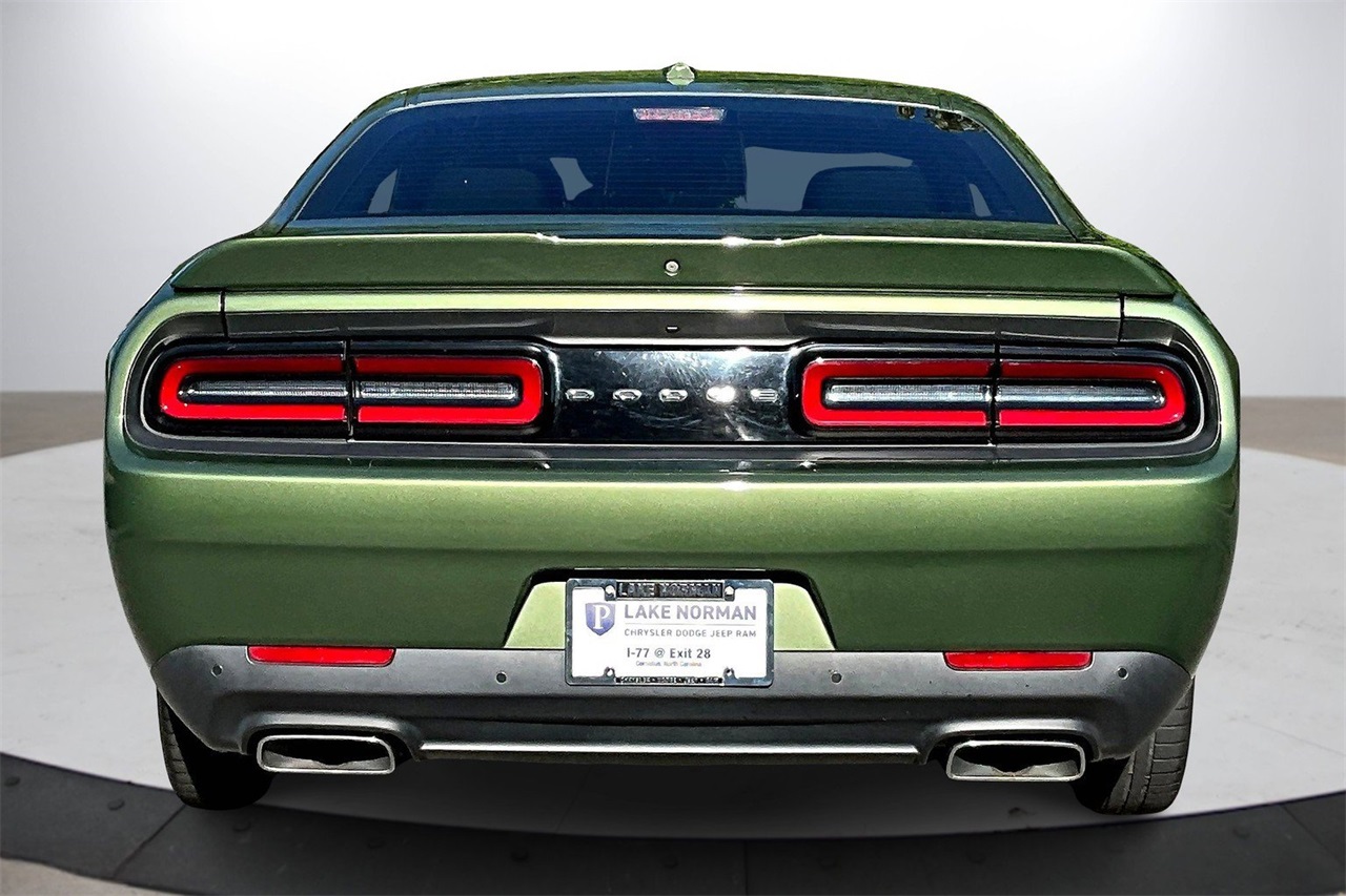 2022 Dodge Challenger R/T photo 7