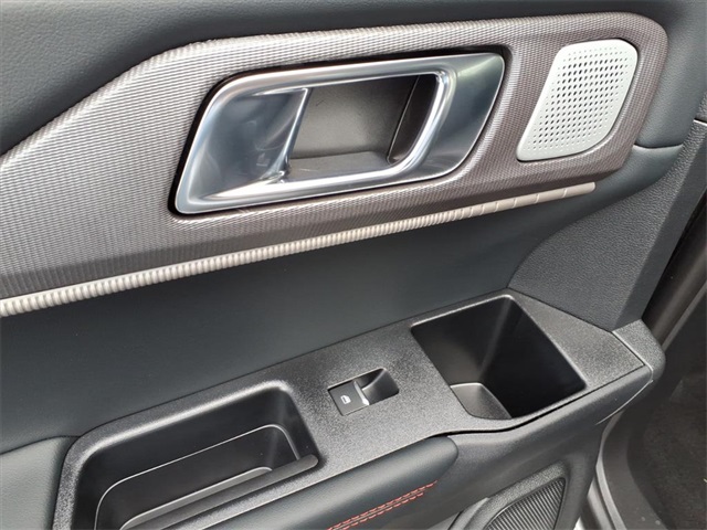 2025 Ford Explorer ST photo 7