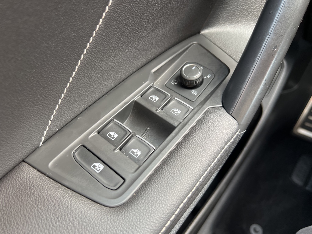 2022 Volkswagen Tiguan SEL Premium R-Line photo 31