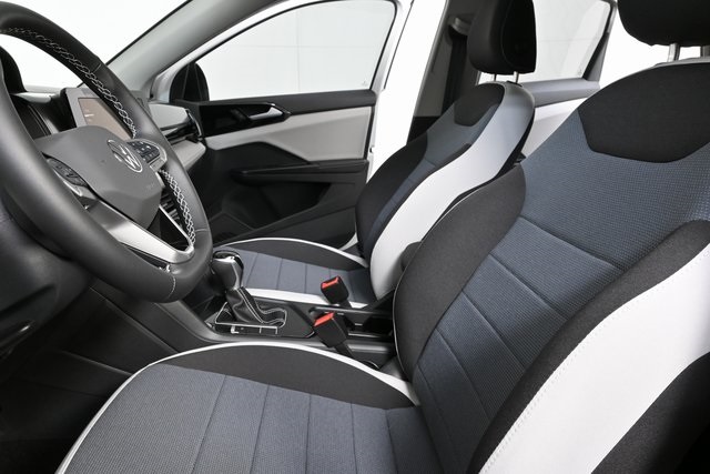 2025 Volkswagen Taos S photo 2