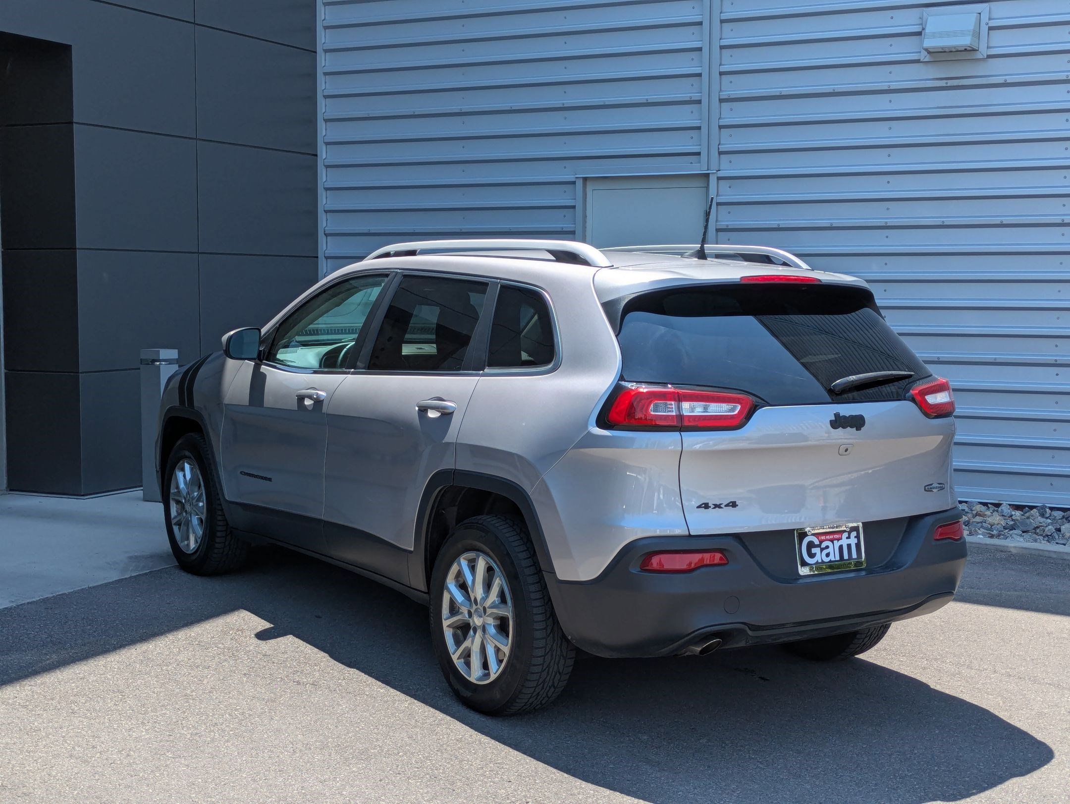 2017 Jeep Cherokee Latitude photo 3