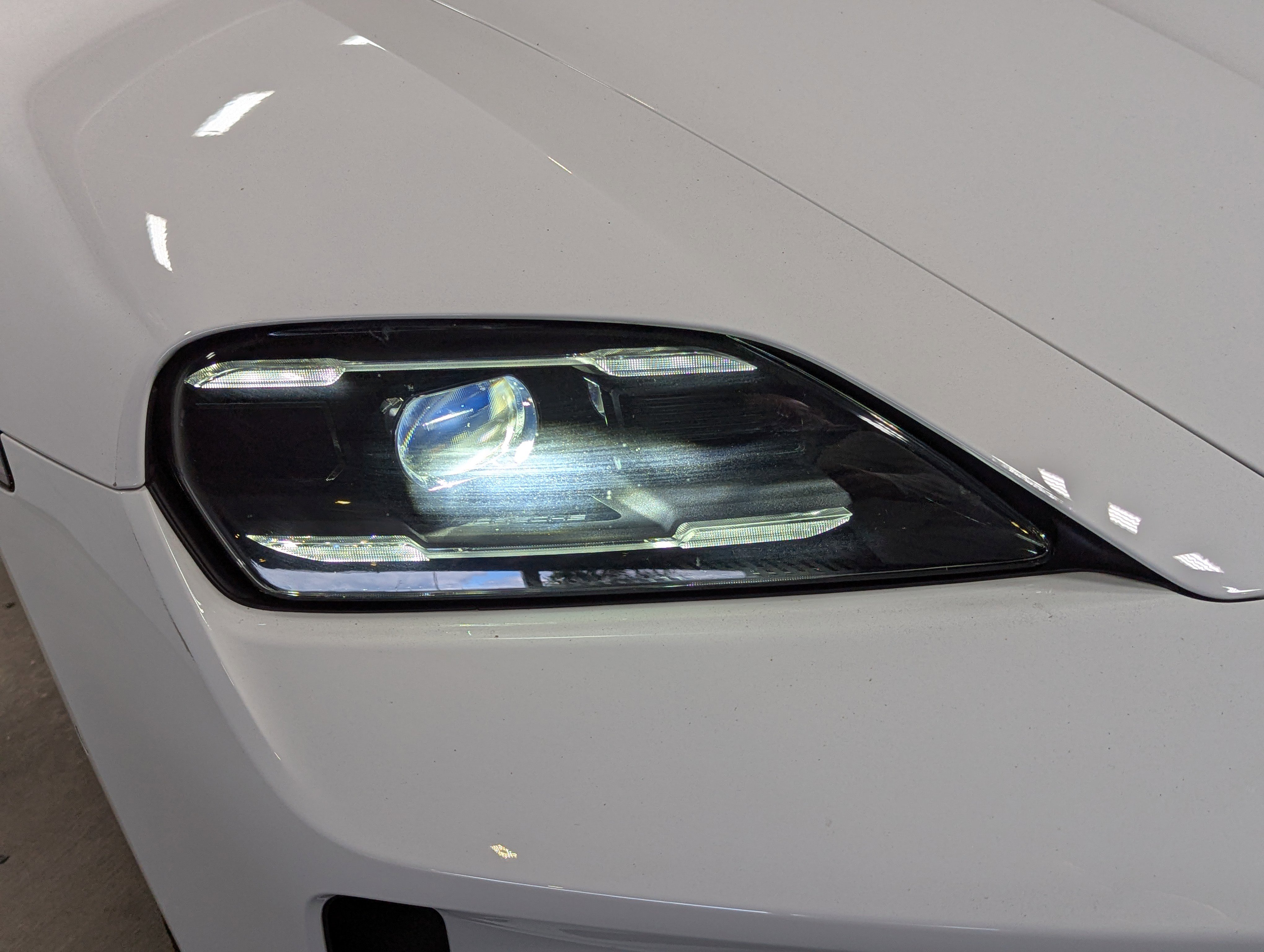 2025 Porsche Taycan photo 2