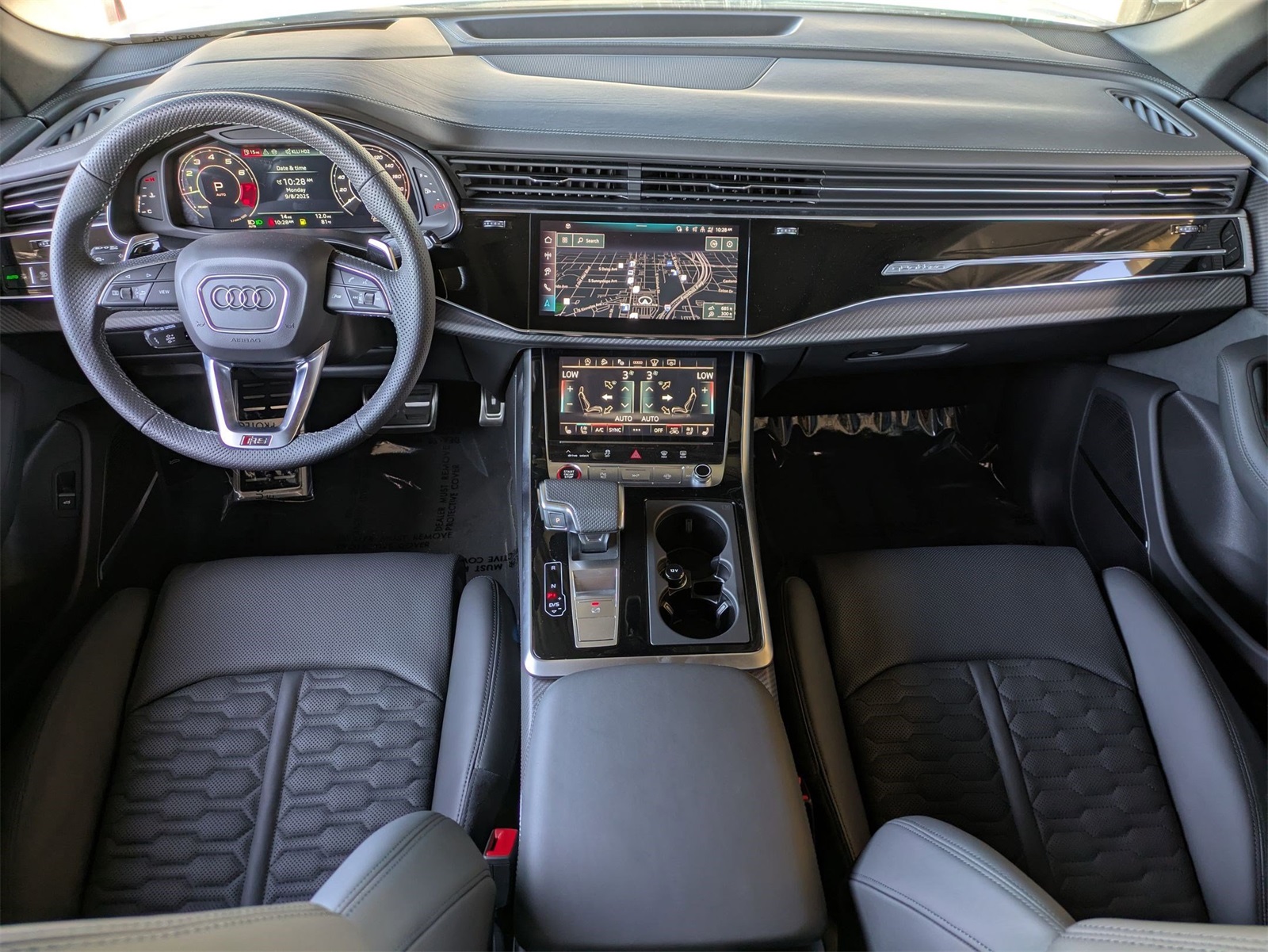2025 Audi RS Q8 photo 4