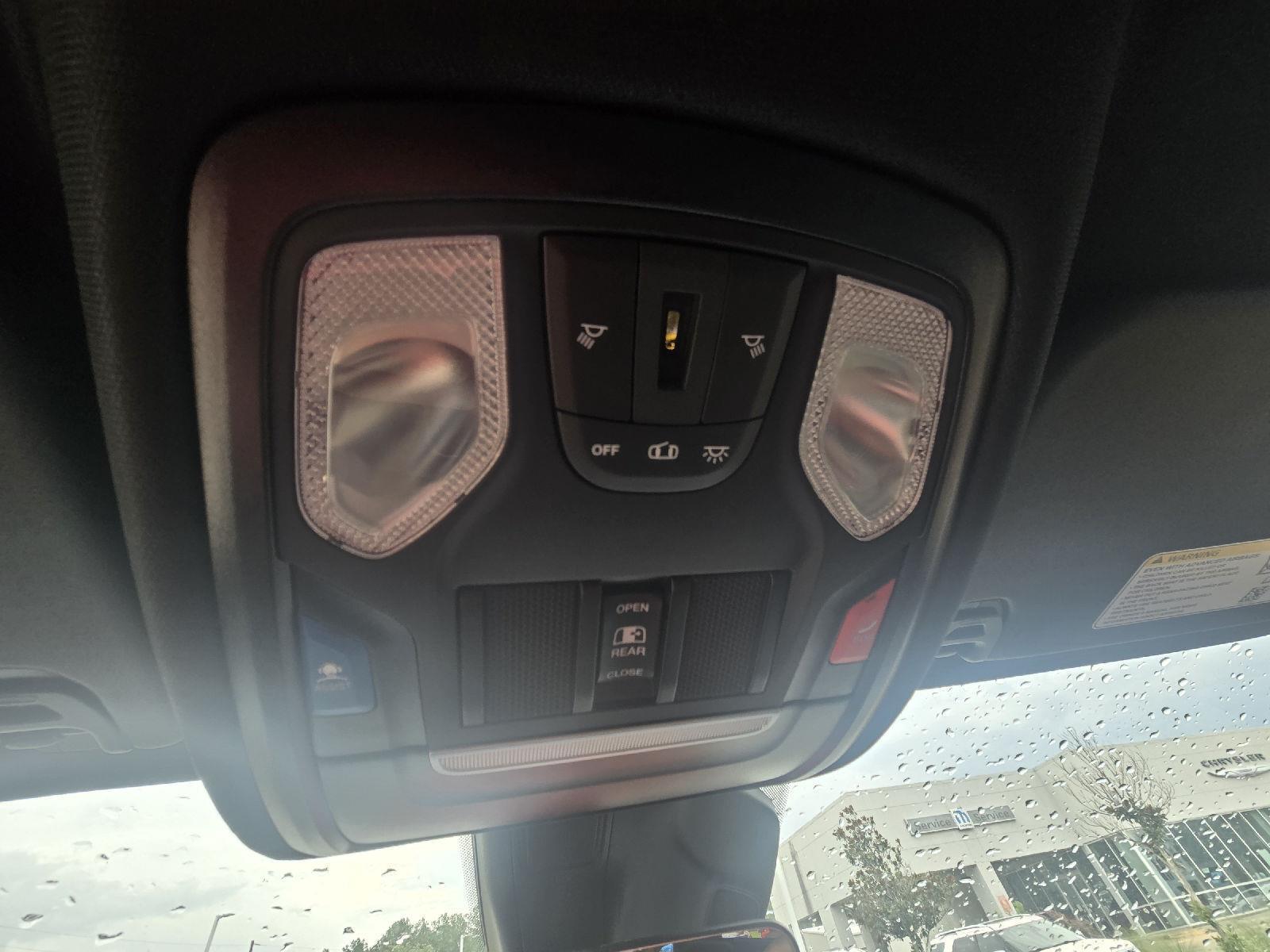 2025 Ram 1500 Tradesman photo 17