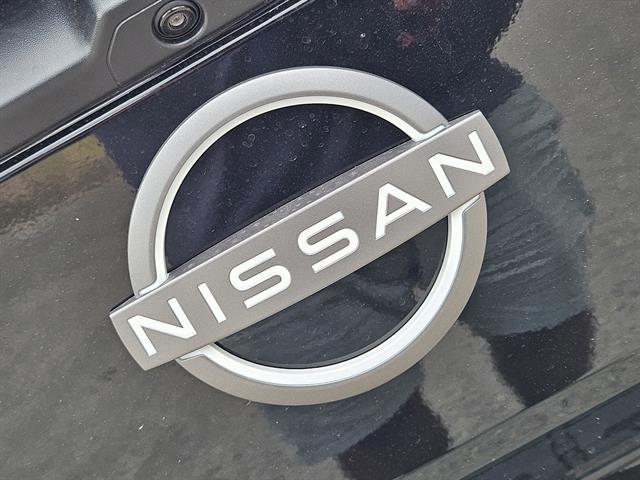 2025 Nissan Frontier Crew Cab SV photo 8