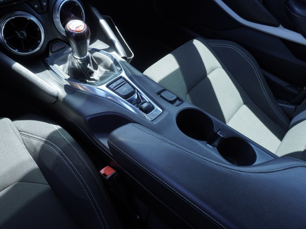 2020 Chevrolet Camaro Sport photo 16