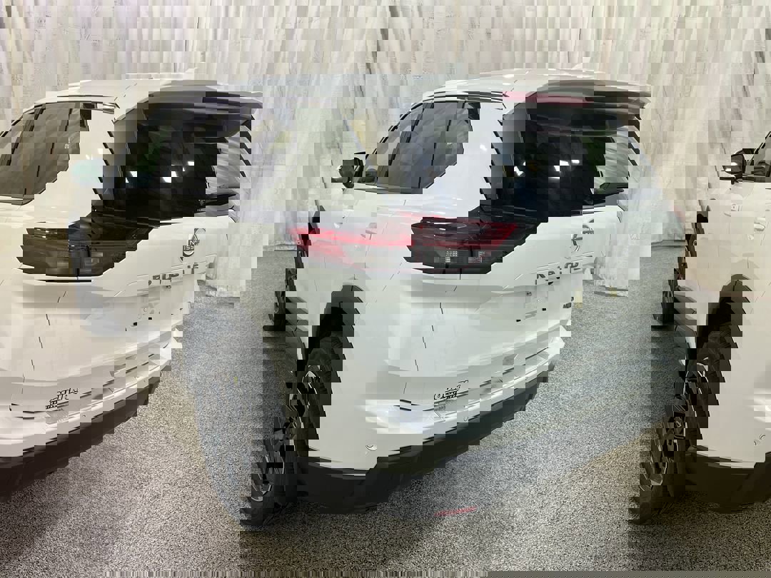 2026 Nissan Rogue SV photo 3