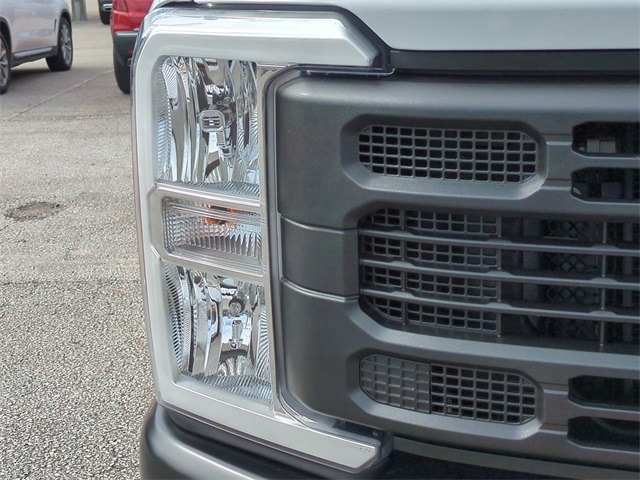 2026 Ford F-250 XL photo 9