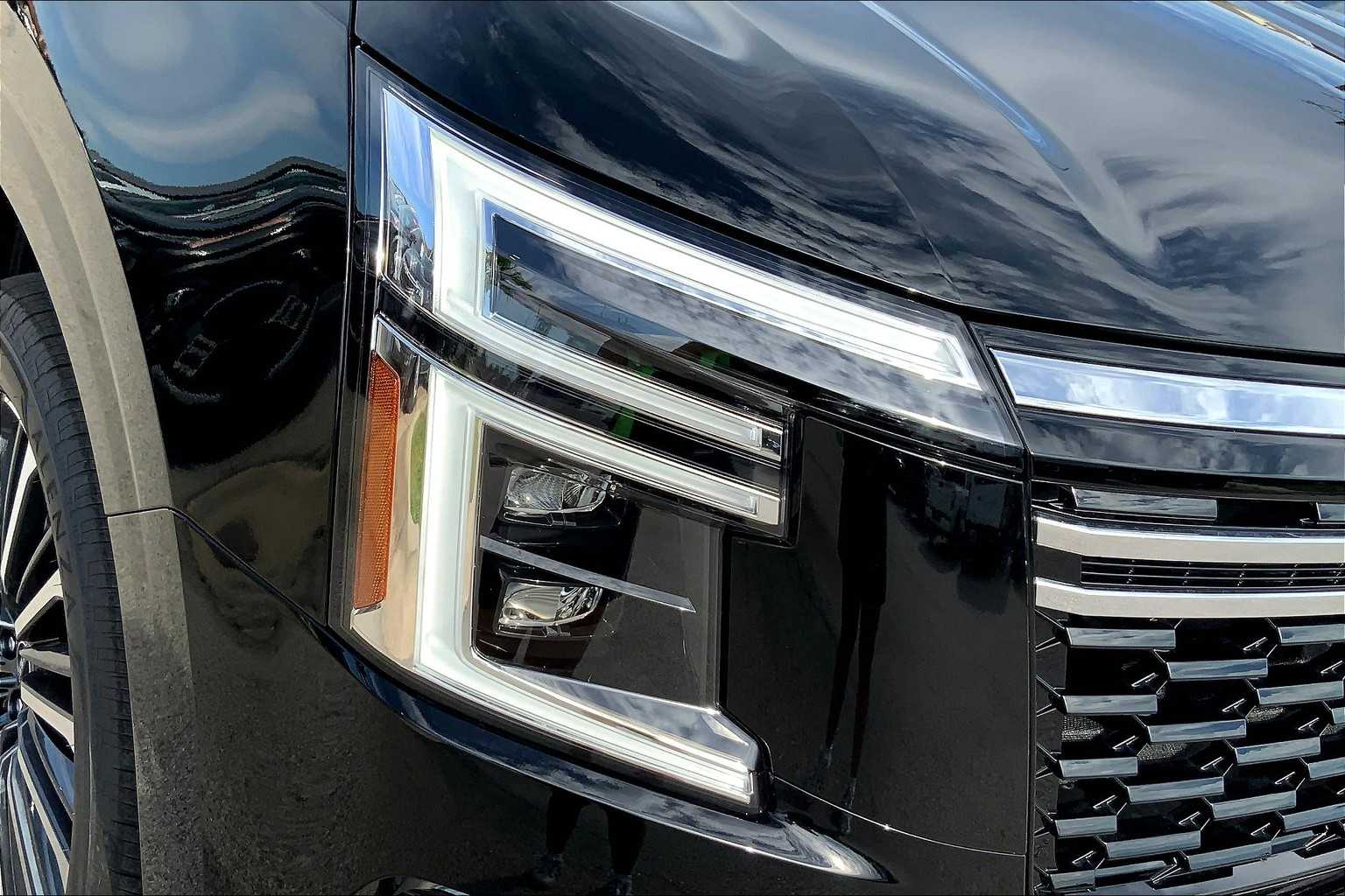 2025 Nissan Armada Platinum Reserve photo 13