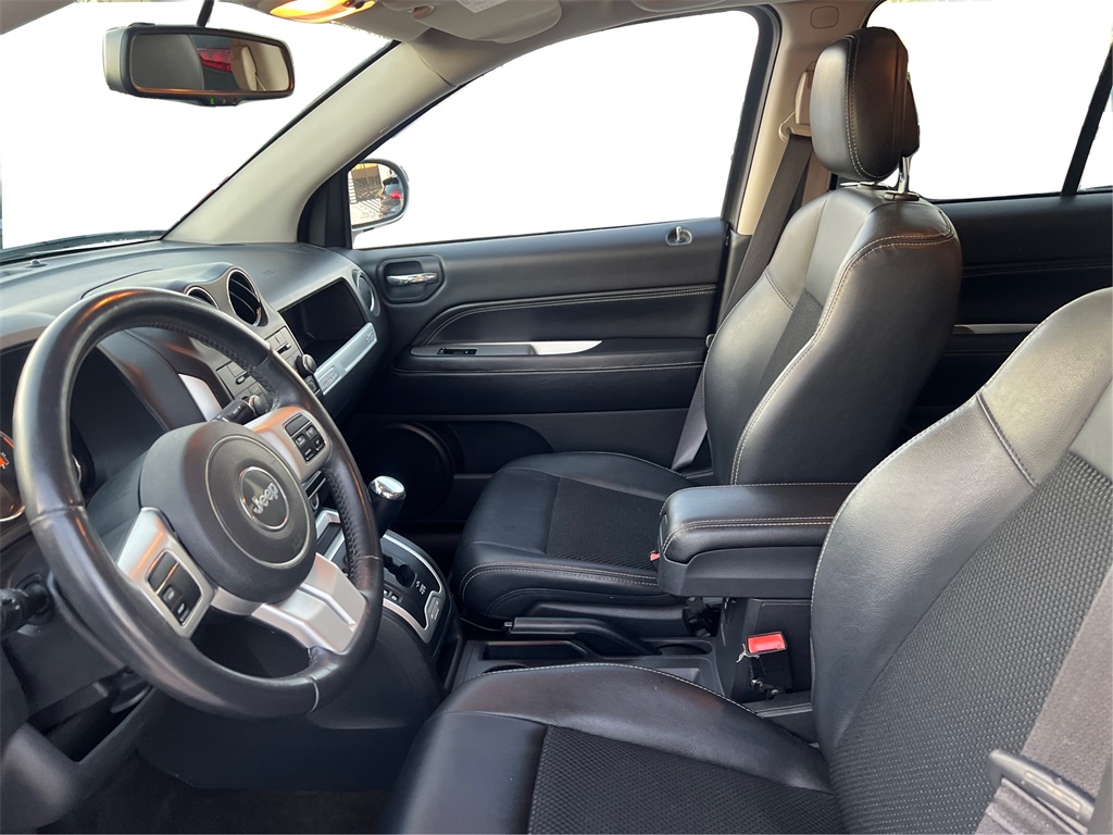2016 Jeep Compass Latitude photo 8