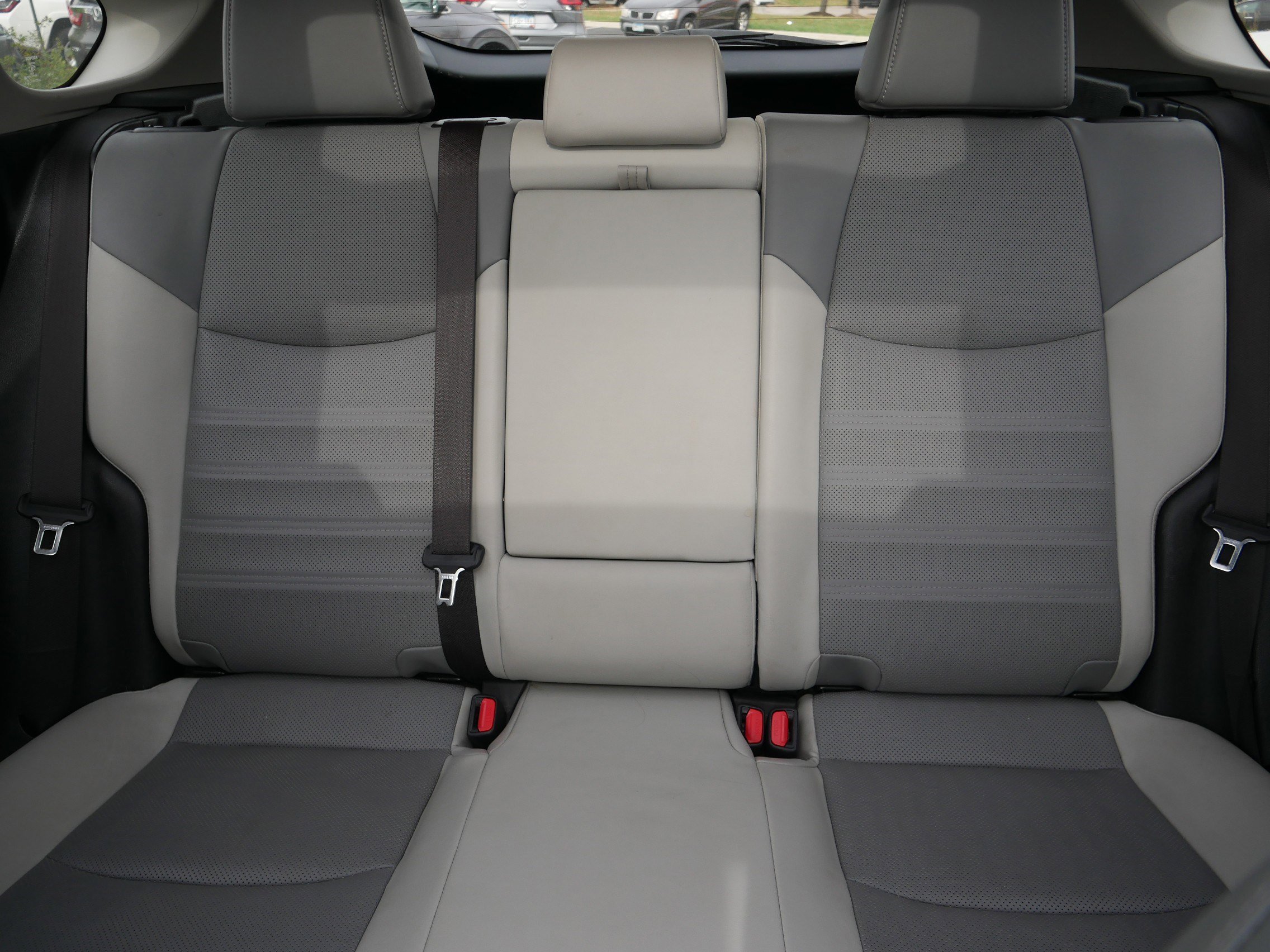 2019 Toyota RAV4 Hybrid Limited photo 11
