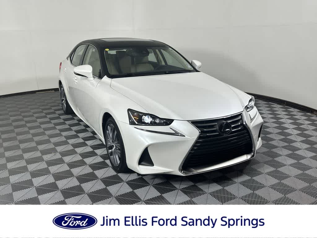 2020 Lexus IS 300's photo