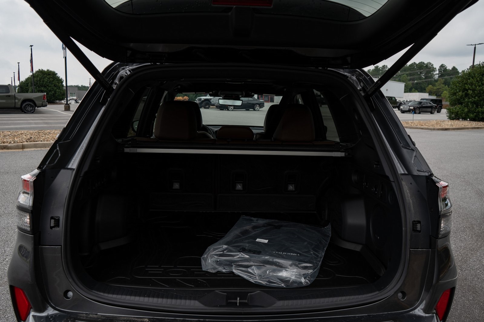 2025 Subaru Forester Touring photo 7