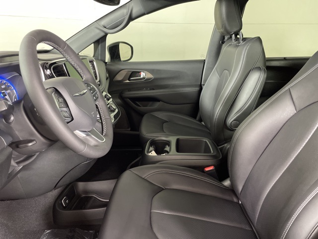 2026 Chrysler Pacifica photo 20