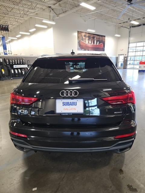 2023 Audi Q3 45 TFSI S line Premium photo 4