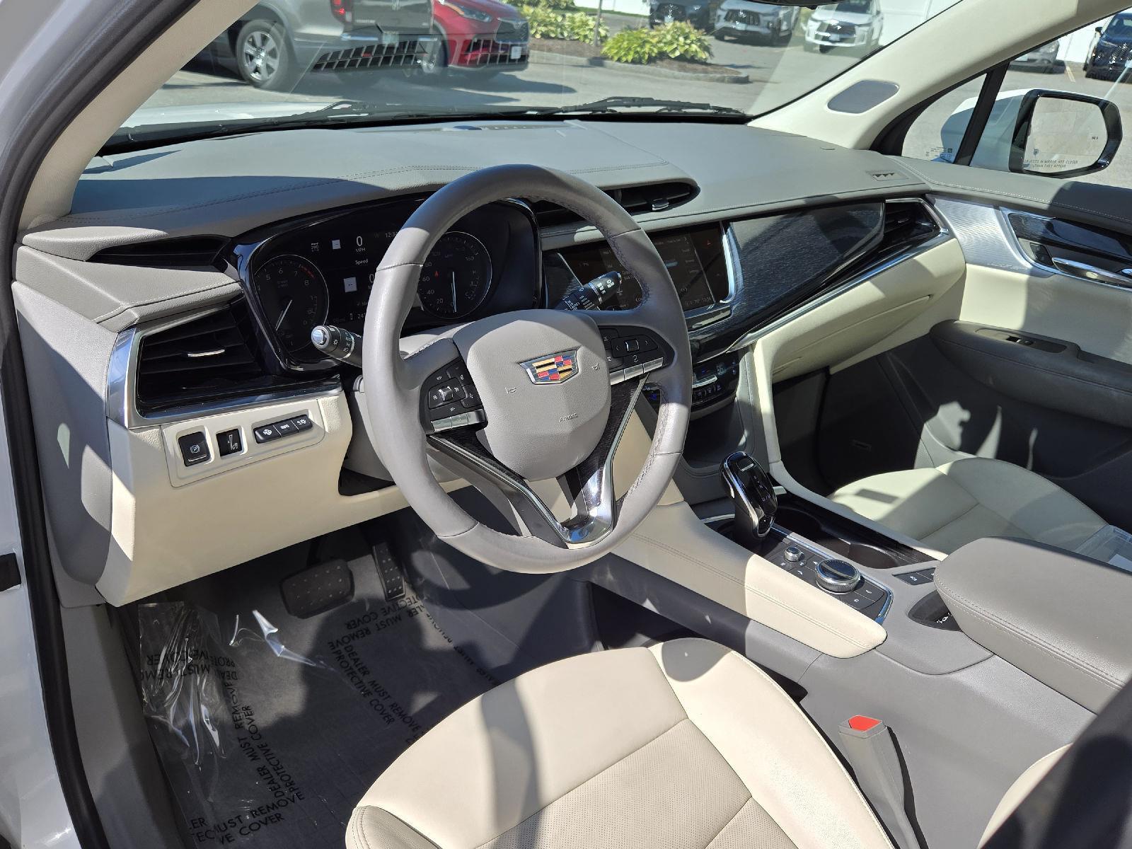 2024 Cadillac XT6 Premium Luxury photo 3