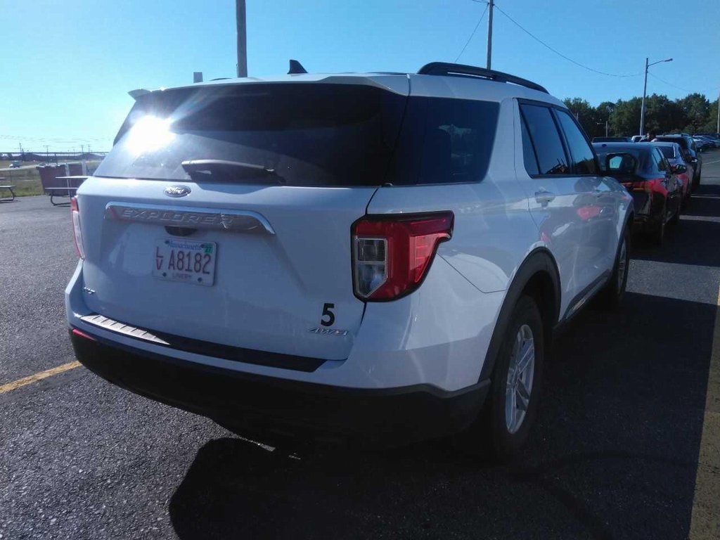 2023 Ford Explorer XLT photo 3