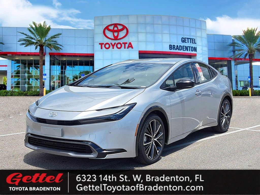 2026 Toyota Prius XLE's photo