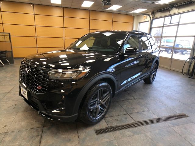 2026 Ford Explorer ST photo 3