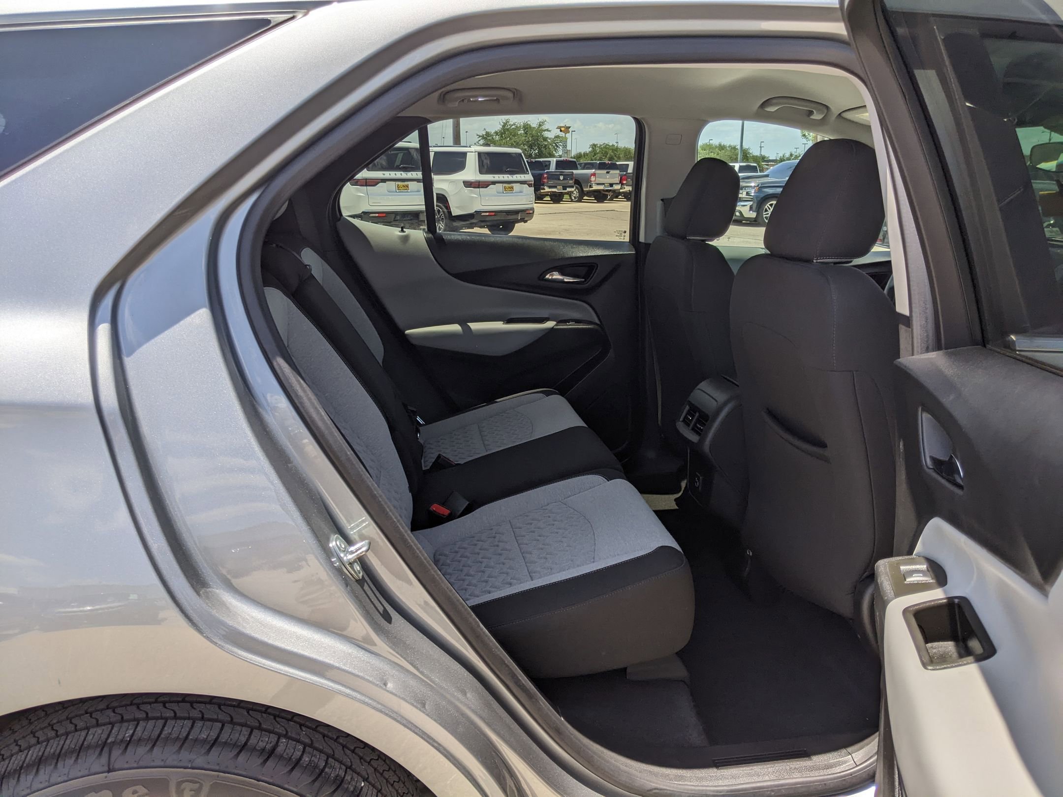 2023 Chevrolet Equinox LT photo 24