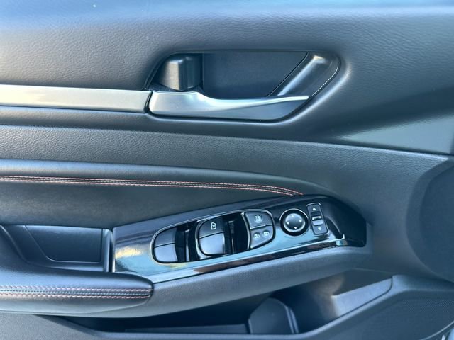 2023 Nissan Altima 2.5 SR photo 11