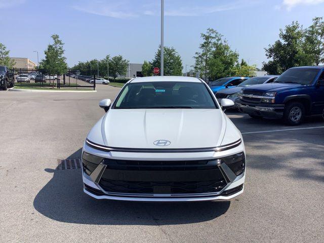 2025 Hyundai Sonata Hybrid SEL photo 2