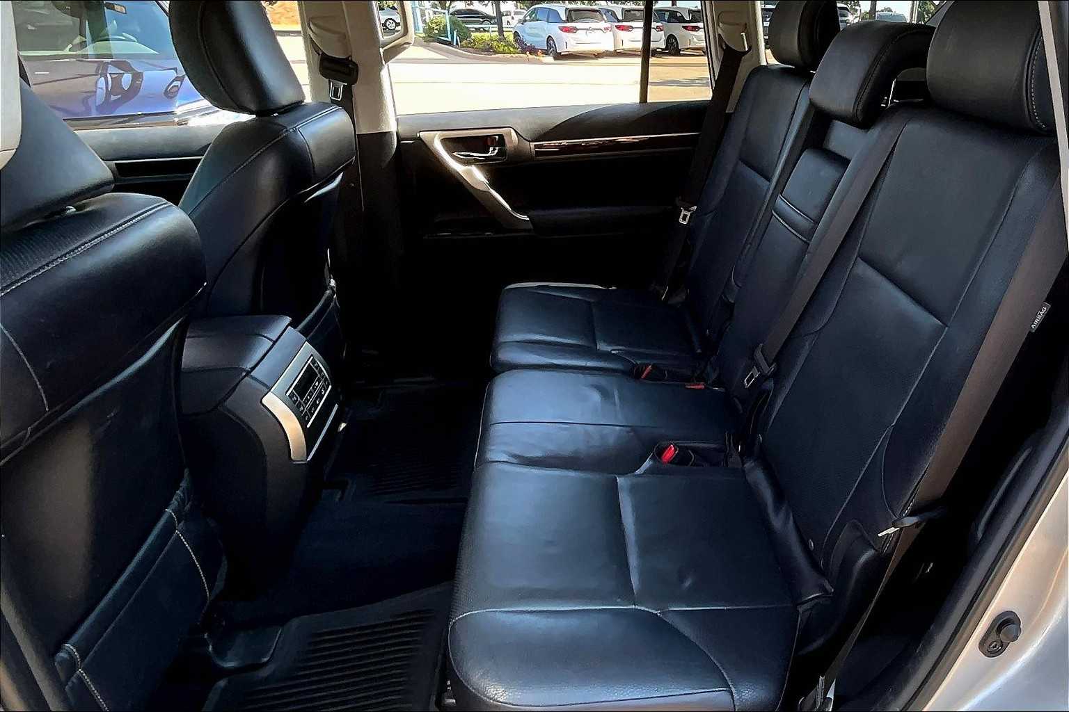 2017 Lexus GX 460 Premium photo 19