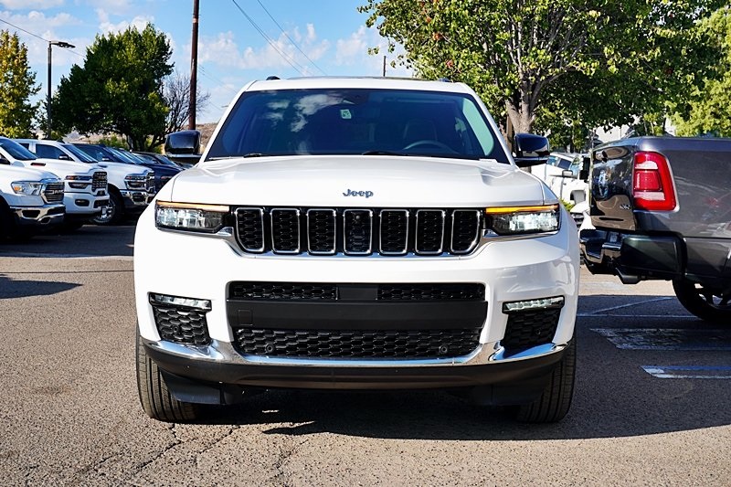 Used 2023 White Jeep Limited image 4