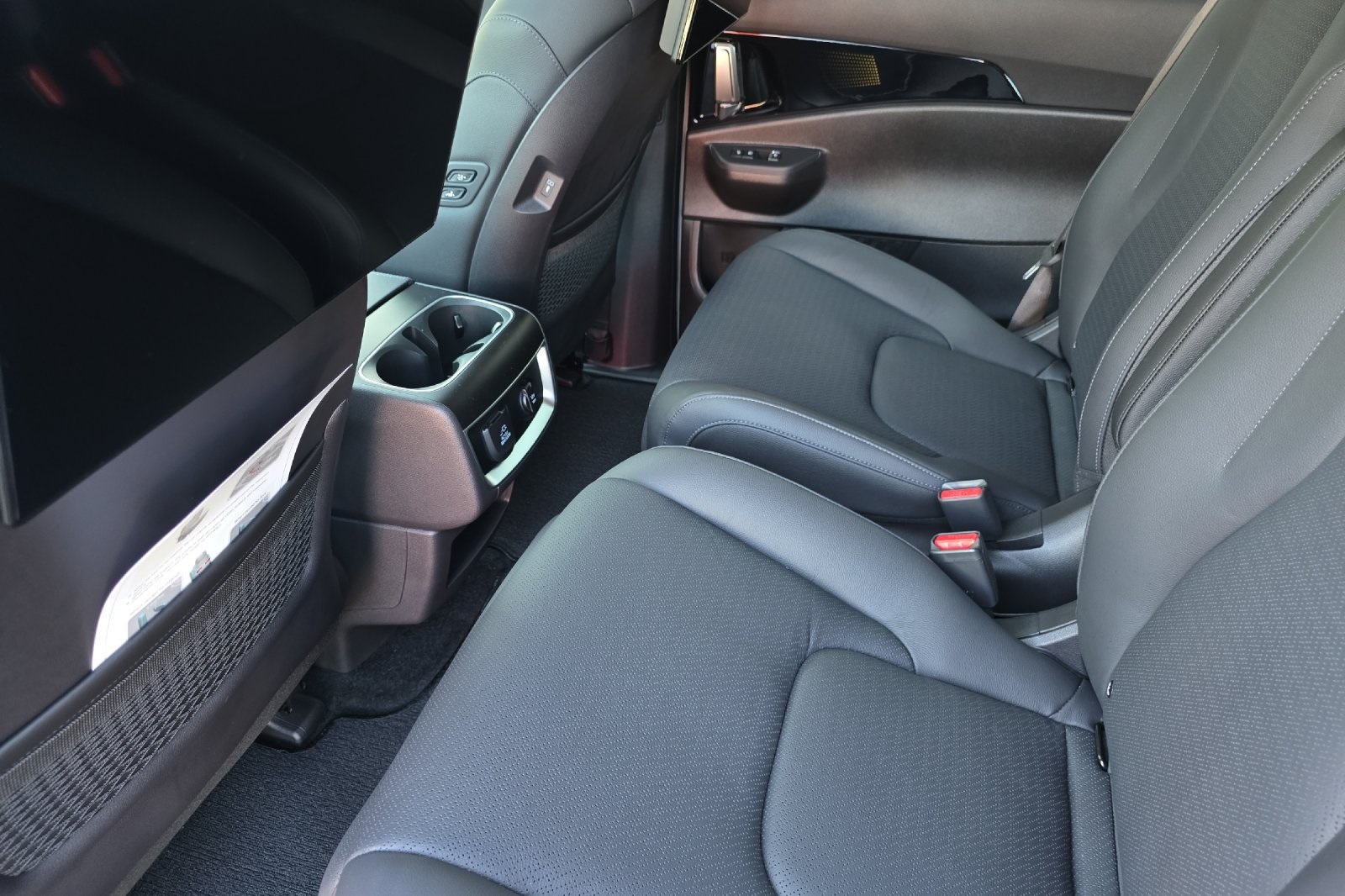 2026 Kia Carnival SX Prestige photo 7