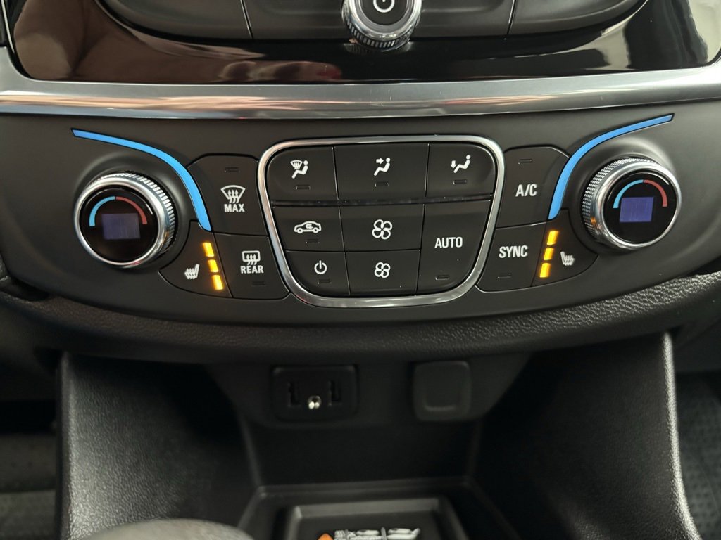 2023 Chevrolet Traverse Cloth photo 3