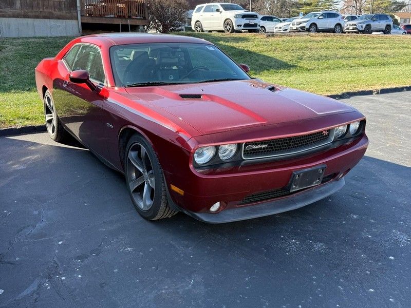 2014 Dodge Challenger R/T's photo