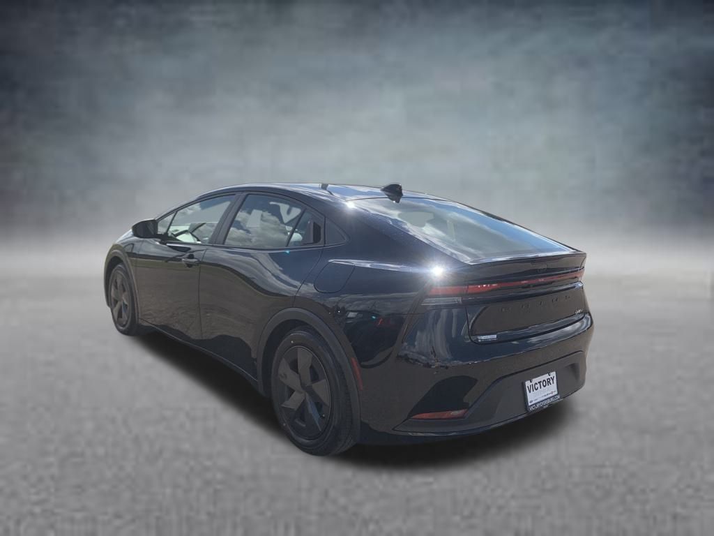 2025 Toyota Prius LE photo 5