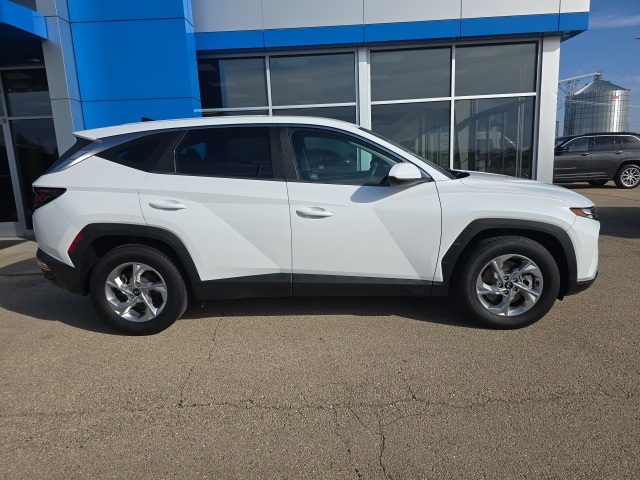 2022 Hyundai Tucson SE photo 2