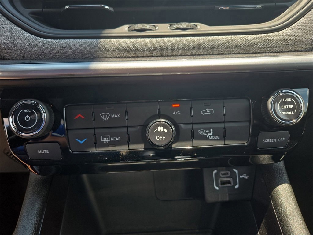 2025 Jeep Compass Latitude photo 16