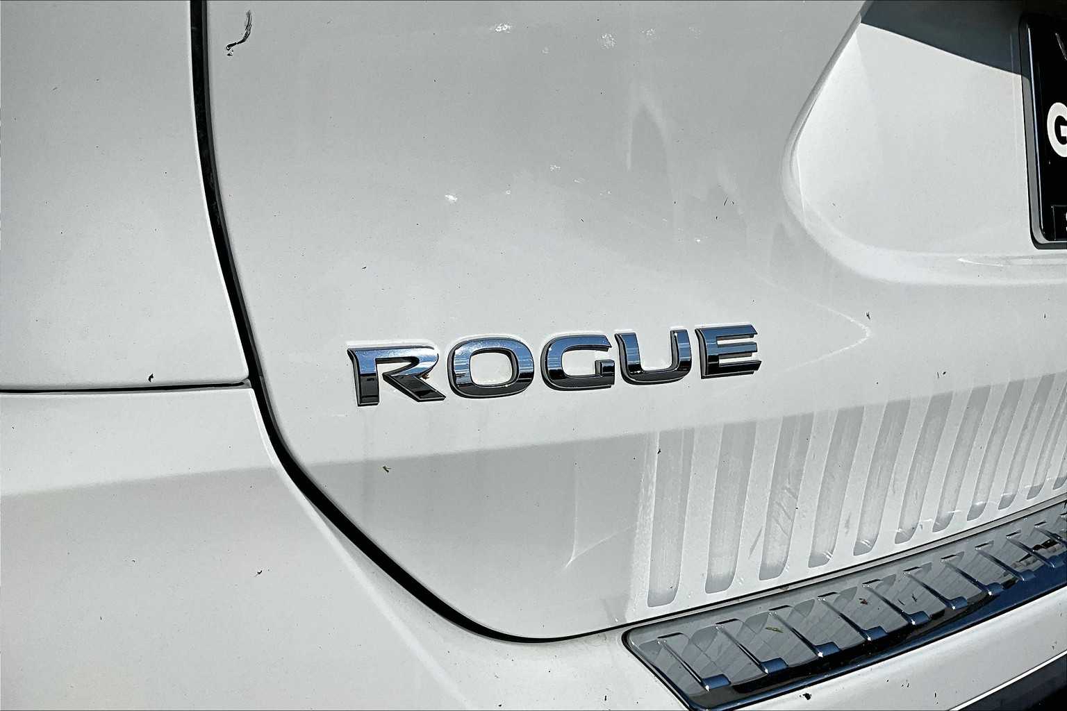 2018 Nissan Rogue S photo 28