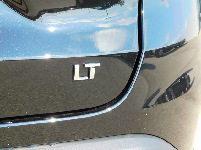 2025 Chevrolet Trax LT photo 34