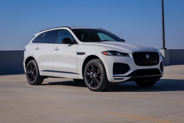 2024 Jaguar F-PACE P250 photo 4
