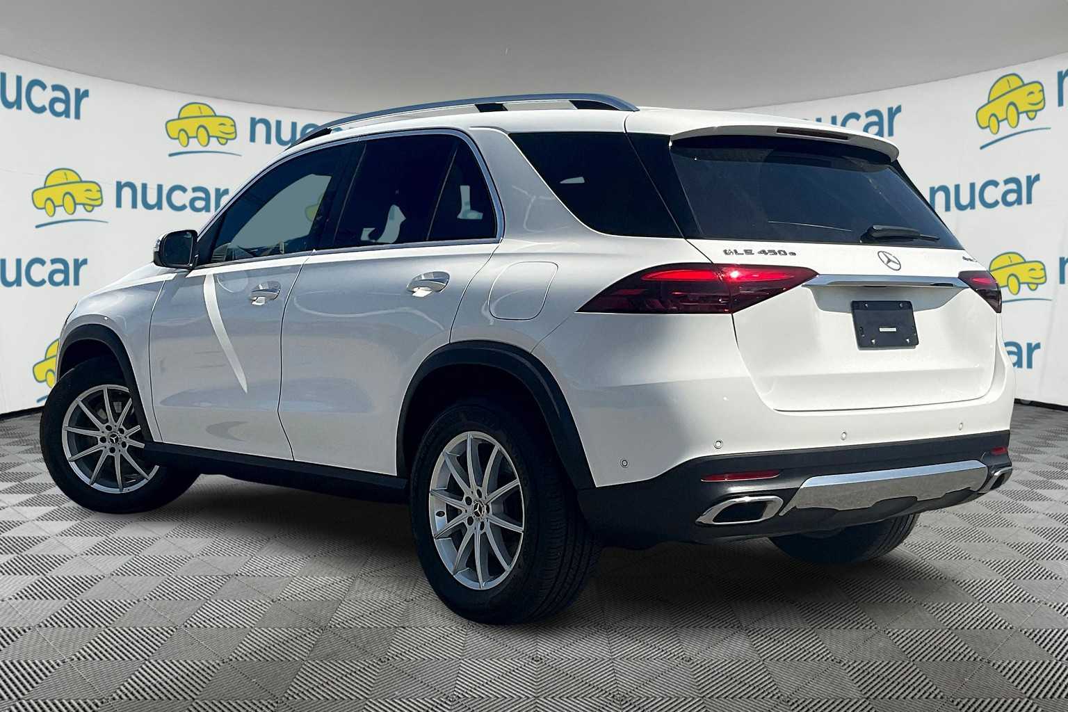 2024 Mercedes Benz GLE 450e photo 2