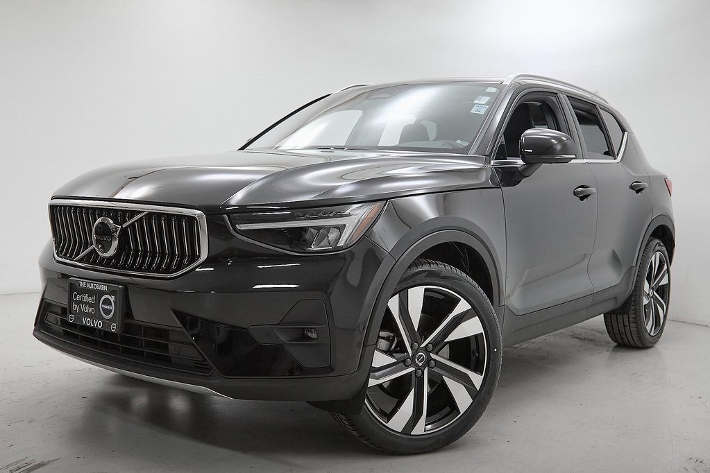 2024 VOLVO XC40 - Image 1