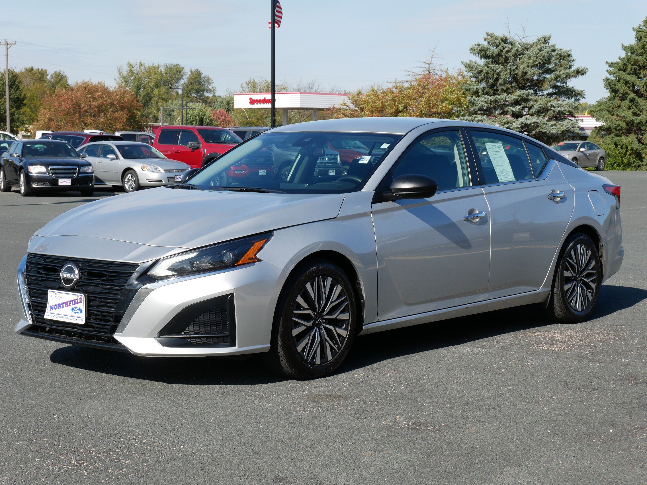 2024 Nissan Altima 2.5 SV photo 4