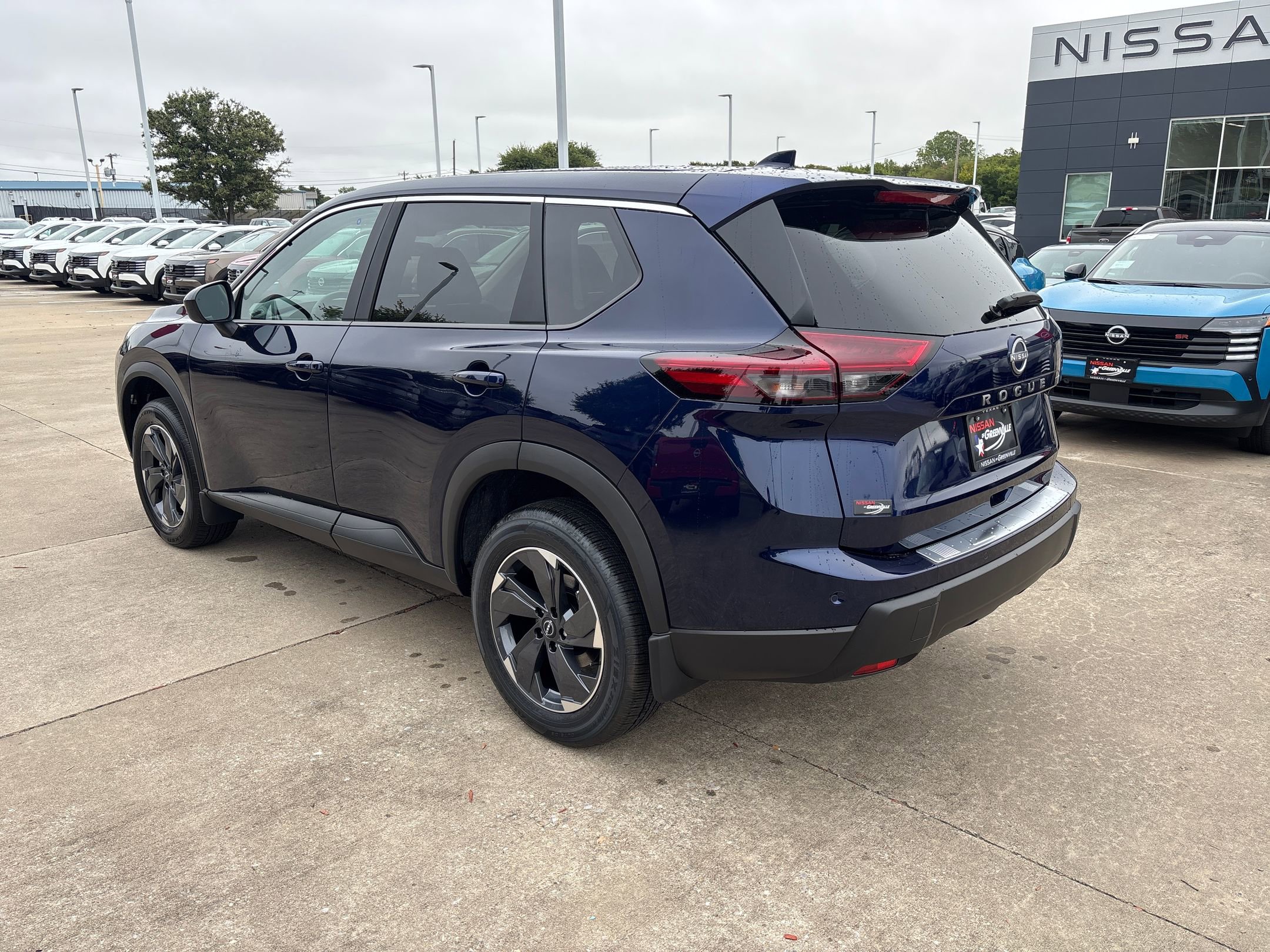 2026 Nissan Rogue SV photo 3