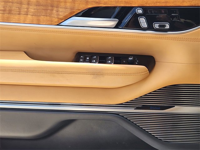 2023 Jeep Grand Wagoneer III photo 15